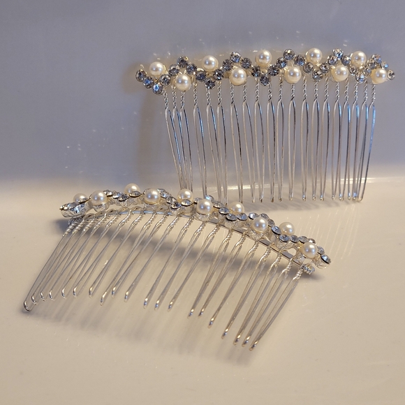Pair of Hair Comb Faux Pearls & Crystals On Silver-tone Metal - Picture 2 of 13